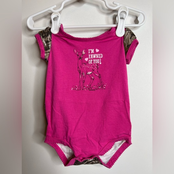 ❤️✨Carhartt super cute Onsie✨❤️ - Picture 1 of 5